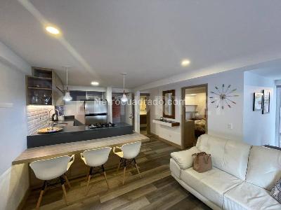 Apartamento de 1 alcoba en venta en Loma De Los Bernal, Medellín, 52 m² · foto 6 de 14