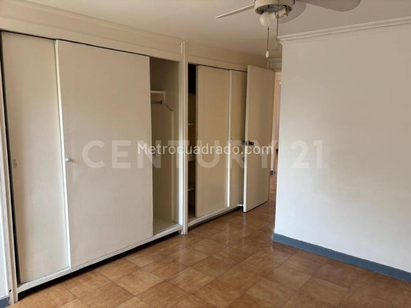 4BR Apartment with Natural Light in Laureles Estadio - 4