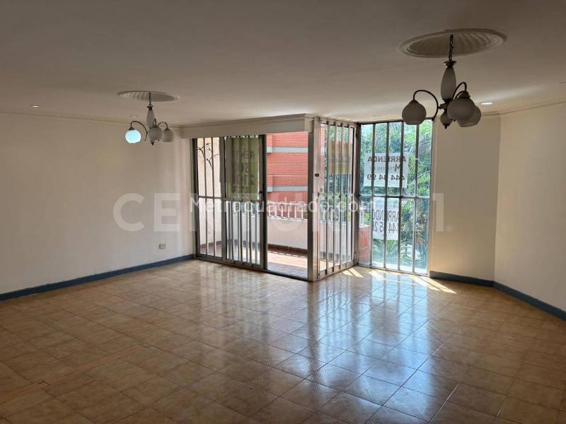 4BR Apartment with Natural Light in Laureles Estadio - 5