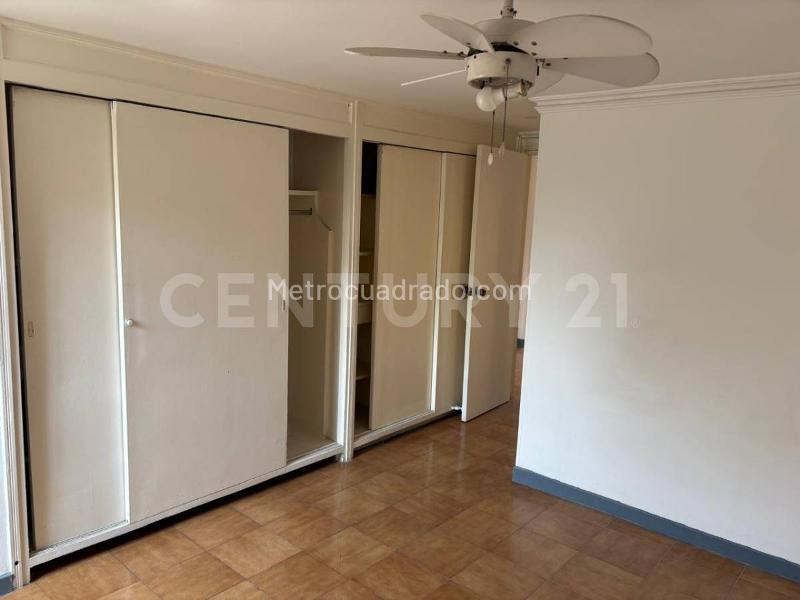 4BR Apartment with Natural Light in Laureles Estadio - 8