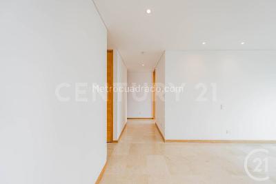 Apartamento en venta en El Poblado, Medellín · foto 8 de 20