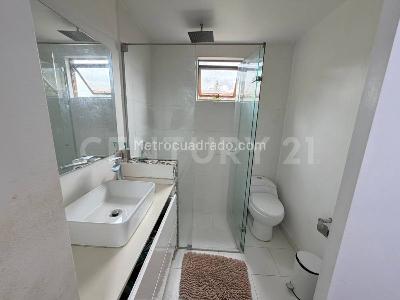 Apartamento de 3 alcobas en venta en El Poblado, Medellín, 140 m² · foto 12 de 19