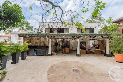 Casa de 4 alcobas en venta en El Poblado, Medellín, 644 m² · foto 4 de 20