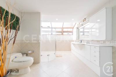 Casa de 4 alcobas en venta en El Poblado, Medellín, 644 m² · foto 19 de 20