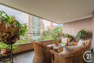 Apartamento de 3 alcobas en venta en El Poblado, Medellín, 240 m² · foto 6 de 20