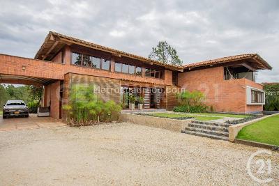 Casa de 3 alcobas en venta en Alto Del Escobero, Envigado · foto 20 de 20