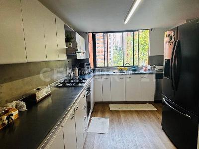 Apartamento de 3 alcobas en venta en El Poblado, Medellín, 140 m² · foto 5 de 20