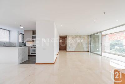 Apartamento de 4 alcobas en venta en El Poblado, Medellín, 200 m² · foto 3 de 20