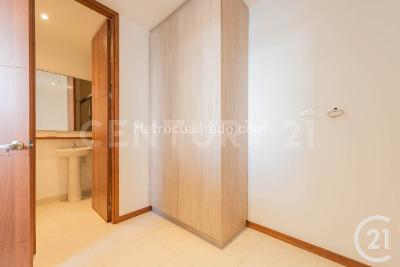 Apartamento de 4 alcobas en venta en El Poblado, Medellín, 200 m² · foto 9 de 20