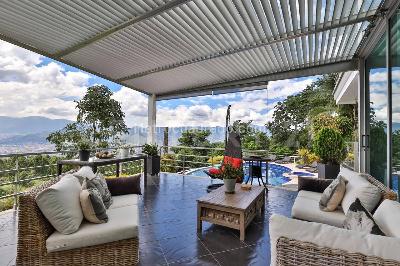 Casa de 3 alcobas en venta en El Poblado, Medellín · foto 3 de 19