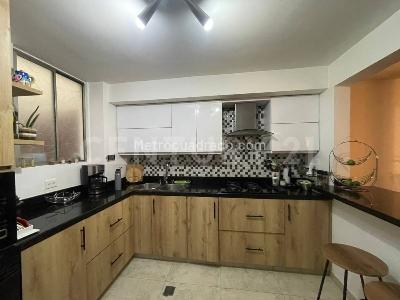 Casa de 3 alcobas en venta en Loma Del Esmeraldal, Envigado, 167 m² · foto 6 de 16