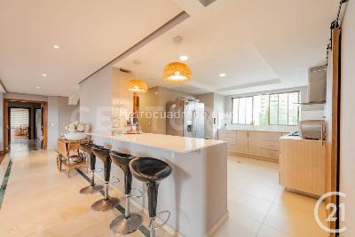 Apartamento de 3 alcobas en venta en El Poblado, Medellín, 215 m² · foto 2 de 20