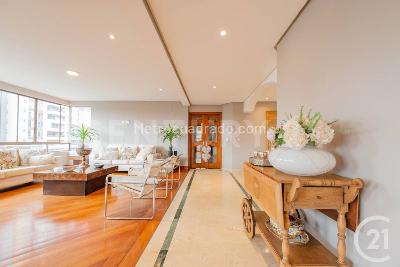Apartamento de 3 alcobas en venta en El Poblado, Medellín, 215 m² · foto 4 de 20