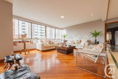 Apartamento de 3 alcobas en venta en El Poblado, Medellín, 215 m² · foto 5 de 20