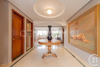 Apartamento de 3 alcobas en venta en El Poblado, Medellín, 215 m² · foto 11 de 20