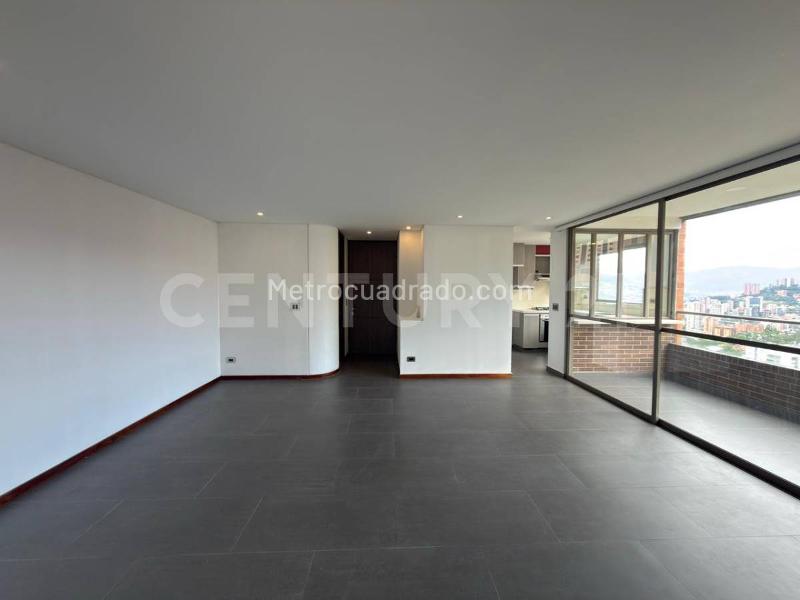 2BR Apartment in Poblado (100 m²)