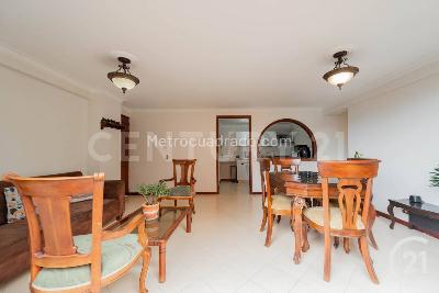 Apartamento en venta en Loma Del Indio, Medellín · foto 2 de 20
