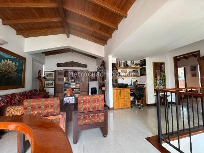 Apartamento de 2 alcobas en venta en Loma Del Chocho, Envigado, 293 m² · foto 6 de 20