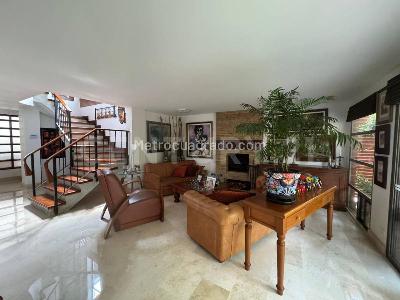 Apartamento de 2 alcobas en venta en Loma Del Chocho, Envigado, 293 m² · foto 8 de 20