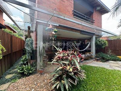 Apartamento de 2 alcobas en venta en Loma Del Chocho, Envigado, 293 m² · foto 10 de 20