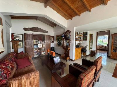 Apartamento de 2 alcobas en venta en Loma Del Chocho, Envigado, 293 m² · foto 12 de 20