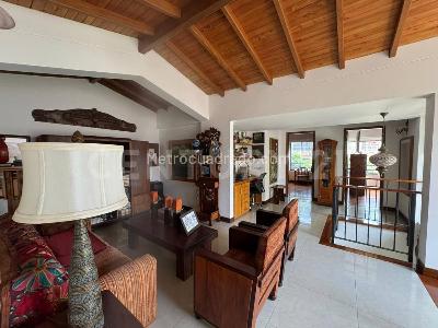 Apartamento de 2 alcobas en venta en Loma Del Chocho, Envigado, 293 m² · foto 15 de 20