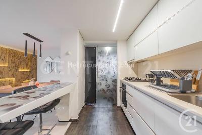 Apartamento de 2 alcobas en venta en El Poblado, Medellín, 107 m² · foto 6 de 20