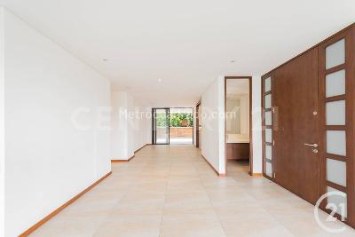 Apartamento de 3 alcobas en venta en El Poblado, Medellín, 360 m² · foto 2 de 20