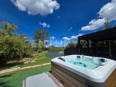 Casa de 4 alcobas en venta en Llano Grande, Rionegro, 1875 m² · foto 2 de 20