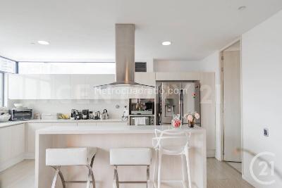 Apartamento de 3 alcobas en venta en El Poblado, Medellín, 162 m² · foto 7 de 20