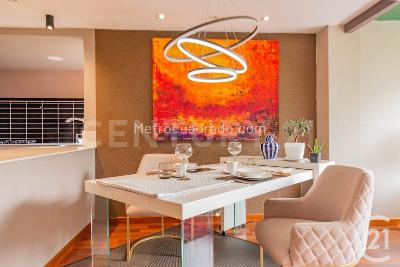 Apartamento en venta en El Poblado, Medellín · foto 2 de 20