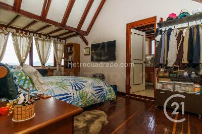 Casa de 5 alcobas en venta en Altos Del Poblado, Medellín · foto 15 de 19