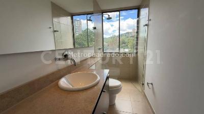 Apartamento en arriendo en Poblado, Medellín · foto 7 de 17