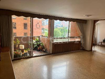 Apartamento en venta en El Poblado, Medellín · foto 3 de 20