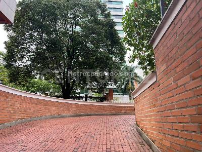 Apartamento en venta en El Poblado, Medellín · foto 12 de 20