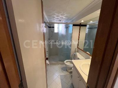 Apartamento en venta en El Poblado, Medellín · foto 14 de 20