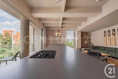 Apartamento de 2 alcobas en venta en El Poblado, Medellín, 184 m² · foto 2 de 20