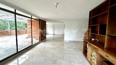 Apartamento de 4 alcobas en arriendo en Pobaldo, Medellín, 310 m² · foto 1 de 20