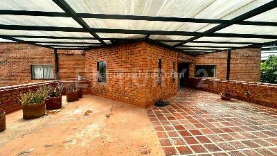 Apartamento de 4 alcobas en arriendo en Pobaldo, Medellín, 310 m² · foto 19 de 20