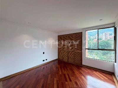 Apartamento de 3 alcobas en arriendo en El Poblado, Medellín, 214 m² · foto 6 de 19