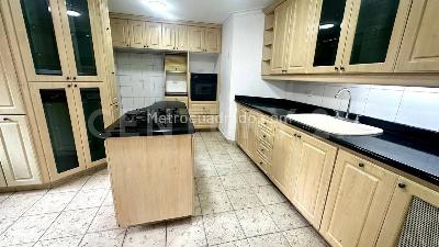 Apartamento en venta en La 10, Medellín · foto 4 de 20