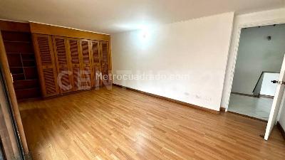 Apartamento en venta en La 10, Medellín · foto 18 de 20