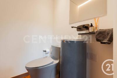 Apartamento de 1 alcoba en venta en El Poblado, Medellín, 130 m² · foto 3 de 20