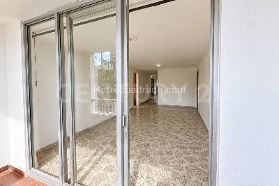 Apartamento de 3 alcobas en arriendo en Laureles, Medellín, 127 m² · foto 3 de 20
