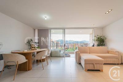 Apartamento de 3 alcobas en venta en Villa Grande, Envigado, 107 m² · foto 2 de 14