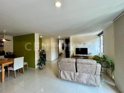 Apartamento de 2 alcobas en arriendo en El Poblado, Medellín, 73 m² · foto 3 de 18