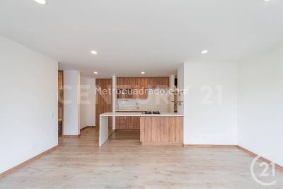 Apartamento de 2 alcobas en venta en Envigado, Envigado, 67 m² · foto 2 de 20