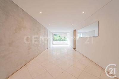 Apartamento de 3 alcobas en venta en El Poblado, Medellín, 120 m² · foto 2 de 20