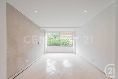 Apartamento de 3 alcobas en venta en El Poblado, Medellín, 120 m² · foto 3 de 20