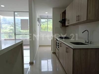 Apartamento de 3 alcobas en venta en Envigado, Envigado, 73 m² · foto 2 de 16